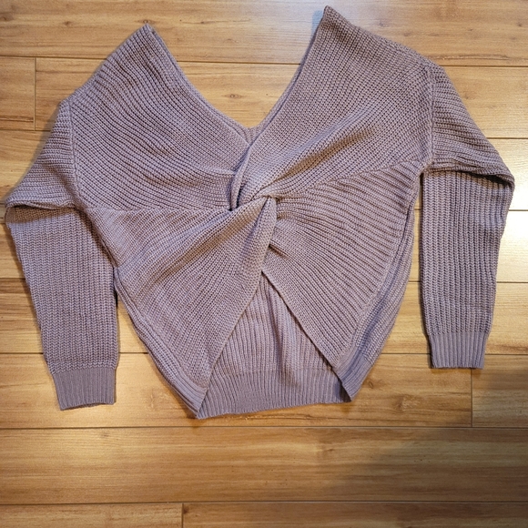 Size medium Love Tree sweater - Picture 2 of 2